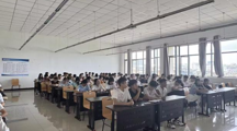 筑牢安全基石，开启专业新篇——女同网站
 女同网站
2025级新生入学安全教育与专业介绍活动圆满举行